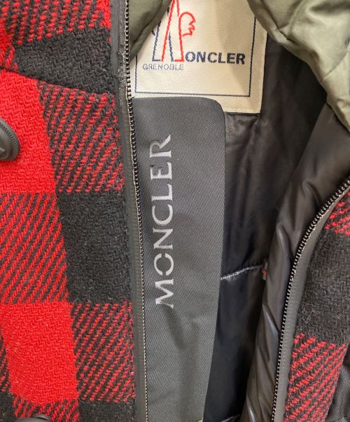MONCLER GRENOBLE（モンクレール グルノーブル）MONCLER GRENOBLE (モンクレール グルノーブル) MONTROND/Switchable down jacket（切り換えダウンジャケット） レッド×カーキ サイズ:3の古着・服飾アイテム