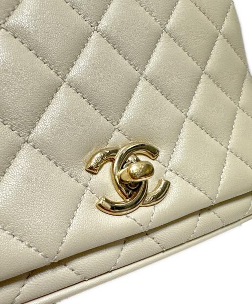 CHANEL（シャネル）CHANEL (シャネル) マトラッセ チェーンショルダーバッグ ホワイトの古着・服飾アイテム