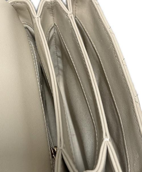 CHANEL（シャネル）CHANEL (シャネル) マトラッセ チェーンショルダーバッグ ホワイトの古着・服飾アイテム