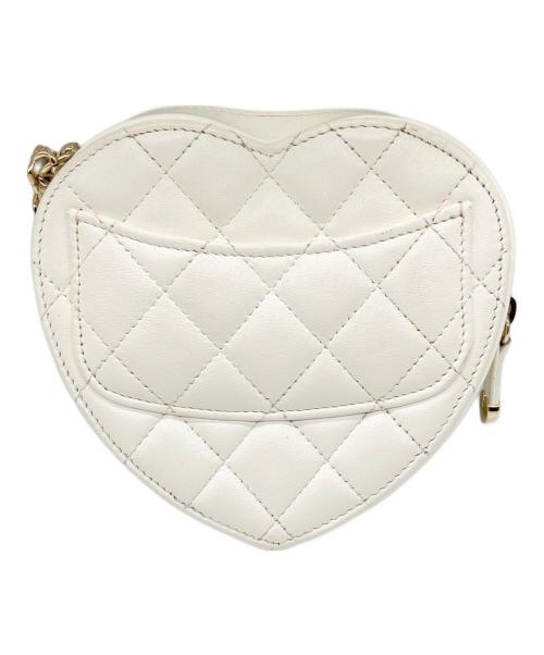 CHANEL（シャネル）CHANEL (シャネル) ハートシェイプマトラッセ ホワイトの古着・服飾アイテム
