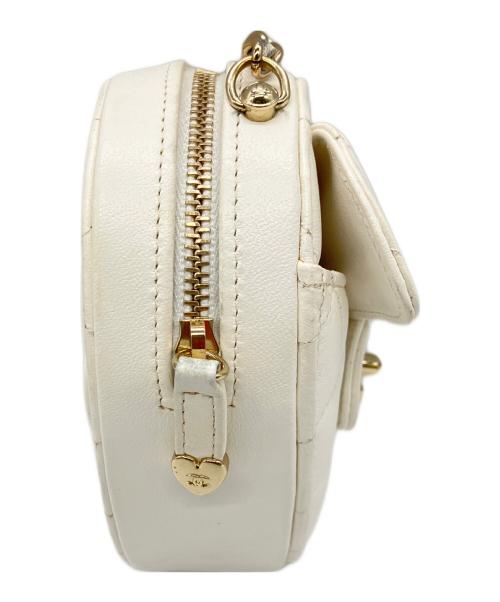 CHANEL（シャネル）CHANEL (シャネル) ハートシェイプマトラッセ ホワイトの古着・服飾アイテム