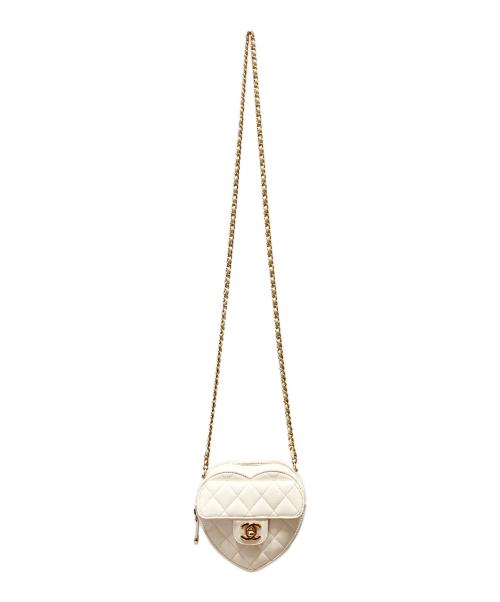 CHANEL（シャネル）CHANEL (シャネル) ハートシェイプマトラッセ ホワイトの古着・服飾アイテム