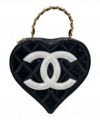 CHANELシャネル）の古着「ハートバニティバッグ」｜ブラック×ホワイト