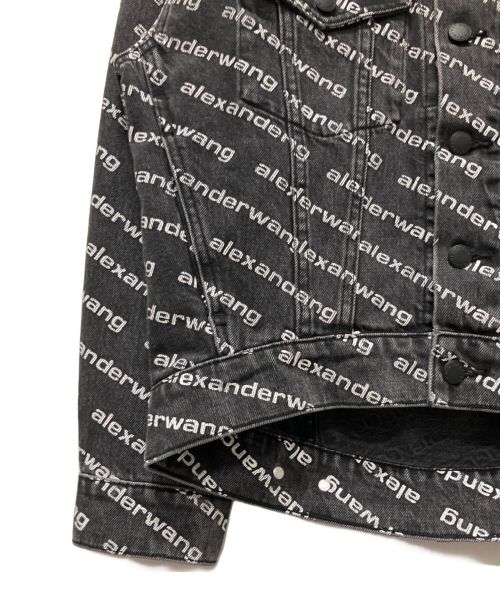 ALEXANDER WANG（アレキサンダー・ワン）ALEXANDER WANG (アレキサンダーワン) ALL OVER LOGO DENIM JACKET ブラック サイズ:XSの古着・服飾アイテム