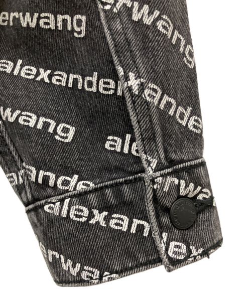ALEXANDER WANG（アレキサンダー・ワン）ALEXANDER WANG (アレキサンダーワン) ALL OVER LOGO DENIM JACKET ブラック サイズ:XSの古着・服飾アイテム