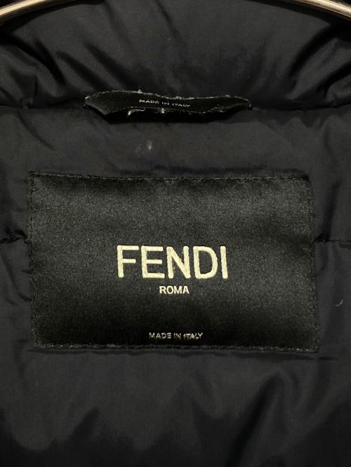 FENDI（フェンディ）FENDI (フェンディ) ズッカ柄 ダウンジャケット ブラック サイズ:48の古着・服飾アイテム