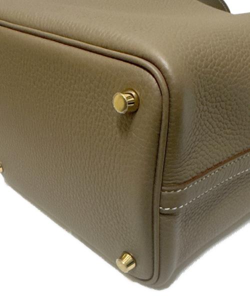 HERMES（エルメス）HERMES (エルメス) ピコタンロック PM/ゴールド金具/トリヨンクレマンス/エトゥープ/W刻印 エトゥープ×ゴールド サイズ:PM 未使用品の古着・服飾アイテム