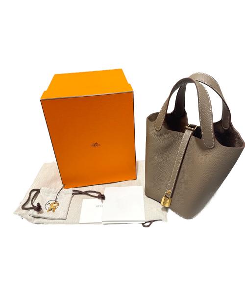 HERMES（エルメス）HERMES (エルメス) ピコタンロック PM/ゴールド金具/トリヨンクレマンス/エトゥープ/W刻印 エトゥープ×ゴールド サイズ:PM 未使用品の古着・服飾アイテム