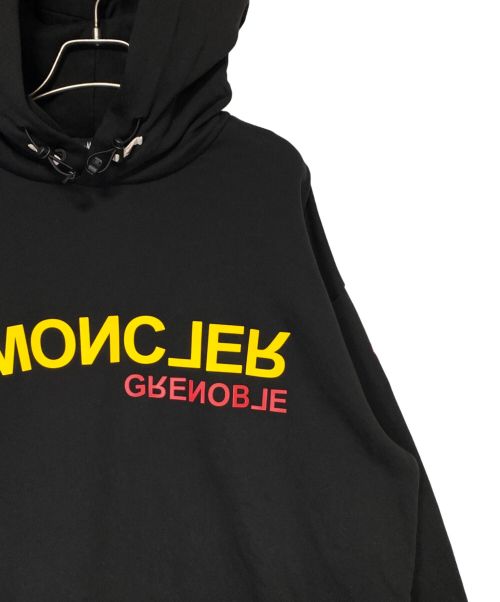 MONCLER GRENOBLE（モンクレール グルノーブル）MONCLER GRENOBLE (モンクレール グルノーブル) ハッシュタグロゴパーカー ブラック サイズ:Lの古着・服飾アイテム