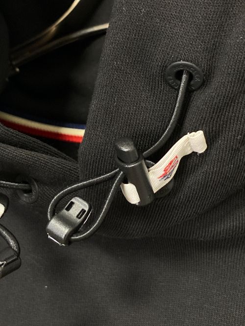 MONCLER GRENOBLE（モンクレール グルノーブル）MONCLER GRENOBLE (モンクレール グルノーブル) ハッシュタグロゴパーカー ブラック サイズ:Lの古着・服飾アイテム