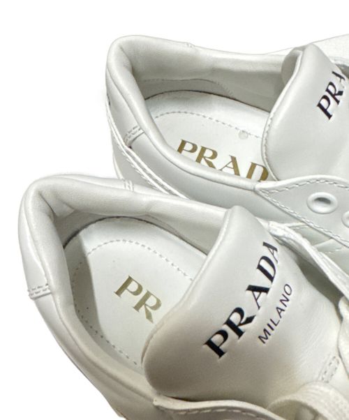 PRADA（プラダ）PRADA (プラダ) ダウンタウン レザー スニーカー ホワイト サイズ:38の古着・服飾アイテム