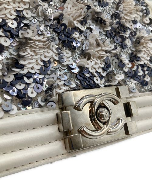 CHANEL（シャネル）CHANEL (シャネル) ボーイシャネル スパンコール/ショルダーバッグ ホワイト サイズ:20の古着・服飾アイテム