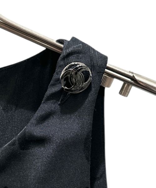 CHANEL（シャネル）CHANEL (シャネル) ロゴノースリーブシルクワンピース ブラック サイズ:34の古着・服飾アイテム