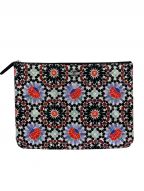 CHANELシャネル）の古着「キルティングクラッチバッグ」｜ブラック×マルチカラー