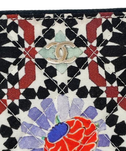 CHANEL（シャネル）CHANEL (シャネル) キルティングクラッチバッグ ブラック×マルチカラーの古着・服飾アイテム
