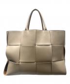 BOTTEGA VENETAボッテガベネタ）の古着「マキシイントレチャートバッグ」｜ベージュ