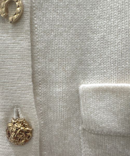 CHANEL（シャネル）CHANEL (シャネル) モチーフボタンカシミヤニットワンピース アイボリー サイズ:34の古着・服飾アイテム