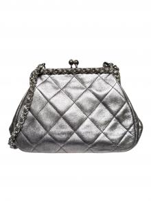 CHANEL（シャネル）の古着「マトラッセ がま口チェーンショルダーバッグ」｜シルバー