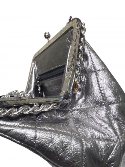 CHANEL（シャネル）CHANEL (シャネル) マトラッセ がま口チェーンショルダーバッグ シルバーの古着・服飾アイテム