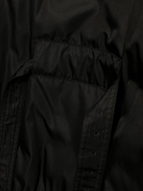 PRADA（プラダ）PRADA (プラダ) RE-NYLONベルテッドボンバージャケット ブラック×レッド サイズ:Mの古着・服飾アイテム