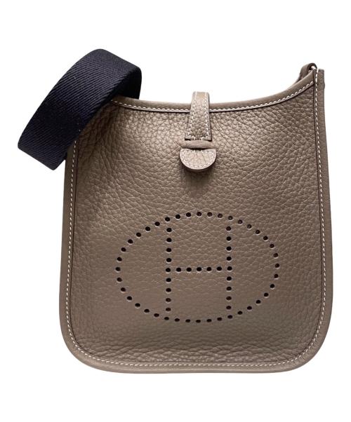 HERMES（エルメス）HERMES (エルメス) エブリン TPM/シルバー金具/トリヨンクレマンス/エトゥープ/W刻印 エトゥープ×シルバー金具 ネイビーストラップ サイズ:TPMの古着・服飾アイテム