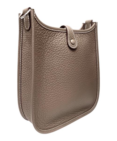 HERMES（エルメス）HERMES (エルメス) エブリン TPM/シルバー金具/トリヨンクレマンス/エトゥープ/W刻印 エトゥープ×シルバー金具 ネイビーストラップ サイズ:TPMの古着・服飾アイテム