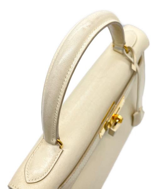 HERMES（エルメス）HERMES (エルメス) ケリー28 外縫い ゴールド金具 □B刻印：1998年製 アイボリー系 サイズ:28の古着・服飾アイテム