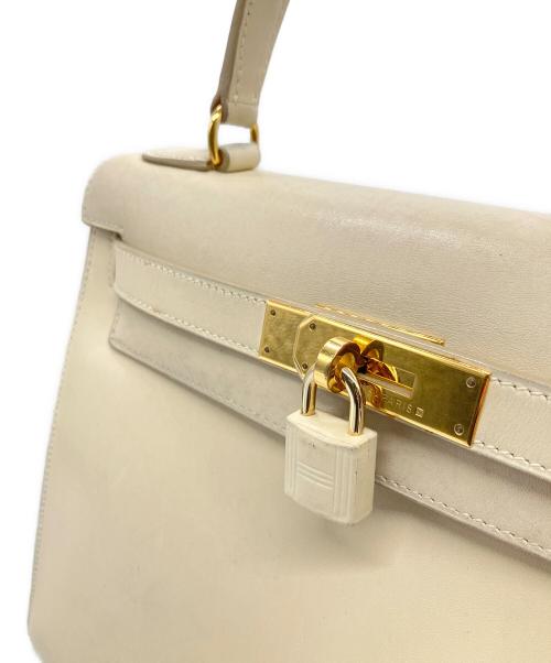 HERMES（エルメス）HERMES (エルメス) ケリー28 外縫い ゴールド金具 □B刻印：1998年製 アイボリー系 サイズ:28の古着・服飾アイテム