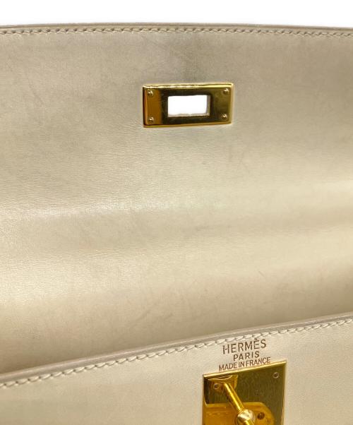 HERMES（エルメス）HERMES (エルメス) ケリー28 外縫い ゴールド金具 □B刻印：1998年製 アイボリー系 サイズ:28の古着・服飾アイテム