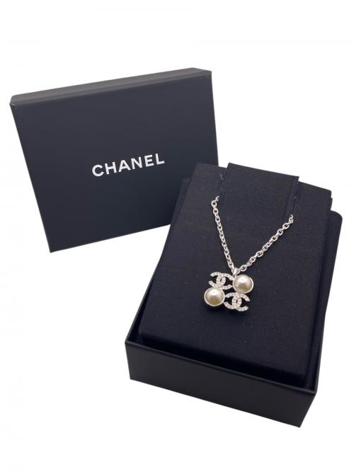 CHANEL（シャネル）CHANEL (シャネル) ココマークダブルパールネックレス シルバー サイズ:-の古着・服飾アイテム
