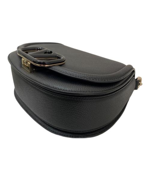 VALENTINO GARAVANI（ヴァレンティノ・ガラヴァーニ）VALENTINO GARAVANI (ヴァレンティノ・ガラヴァーニ) V スリングサドルバッグ ブラックの古着・服飾アイテム