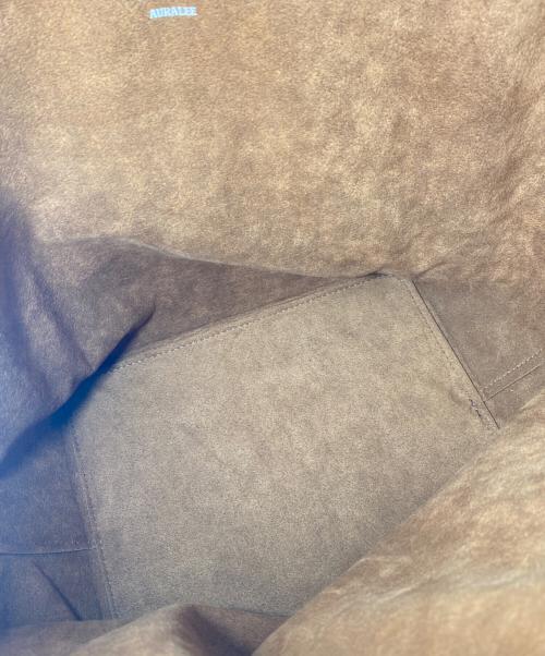 AURALEE（オーラリー）AURALEE (オーラリー) Aeta (アエタ) LEATHER SHOULDER BAG（レザーショルダーバッグ） ブラウンの古着・服飾アイテム