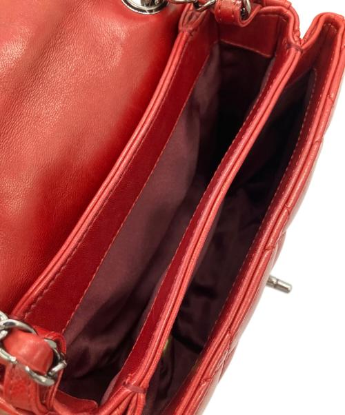 CHANEL（シャネル）CHANEL (シャネル) ミニ マトラッセ トレンディCC チェーンショルダーバッグ レッド×シルバー金具 サイズ:ミニの古着・服飾アイテム