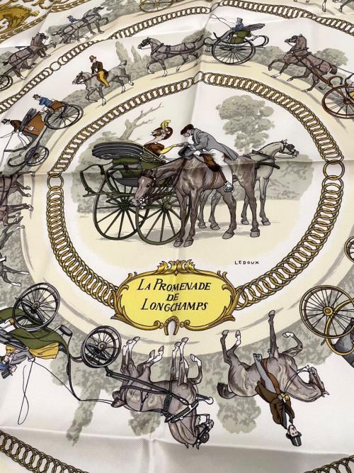 HERMES（エルメス）HERMES (エルメス) カレ90 ロンシャンへの散歩 ホワイト サイズ:90　の古着・服飾アイテム