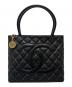 CHANEL（シャネル）の古着「復刻トートバッグ」｜ブラック×ゴールド金具