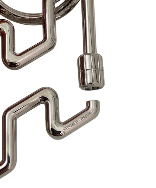 HERMES（エルメス）HERMES (エルメス) キーホルダー 《H・トゥ・スピード》 シルバーの古着・服飾アイテム