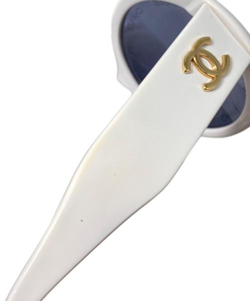 CHANEL（シャネル）CHANEL (シャネル) ラウンドフレームサングラス ホワイトの古着・服飾アイテム