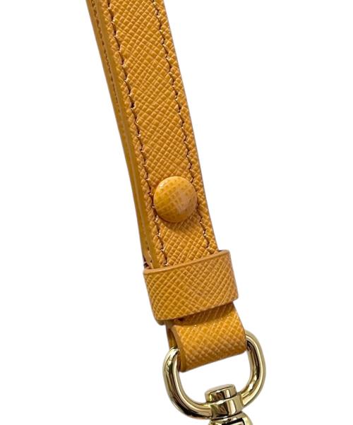 PRADA（プラダ）PRADA (プラダ) Re-Edition サフィアーノレザー ミニバッグ オレンジ×ゴールド金具 サイズ:ミニの古着・服飾アイテム