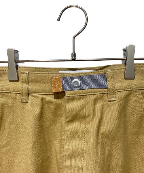 LOEWE（ロエベ）LOEWE (ロエベ) NATURE COTTON TWILL CARGO SHORTS ベージュ サイズ:44の古着・服飾アイテム