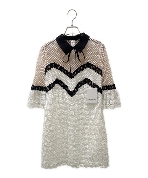 SELF PORTRAIT（セルフ ポートレイト）SELF PORTRAIT (セルフ ポートレイト) ペタルモノクロームワンピース ホワイト×ブラック サイズ:8の古着・服飾アイテム