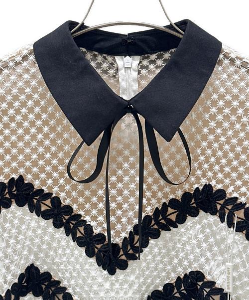 SELF PORTRAIT（セルフ ポートレイト）SELF PORTRAIT (セルフ ポートレイト) ペタルモノクロームワンピース ホワイト×ブラック サイズ:8の古着・服飾アイテム