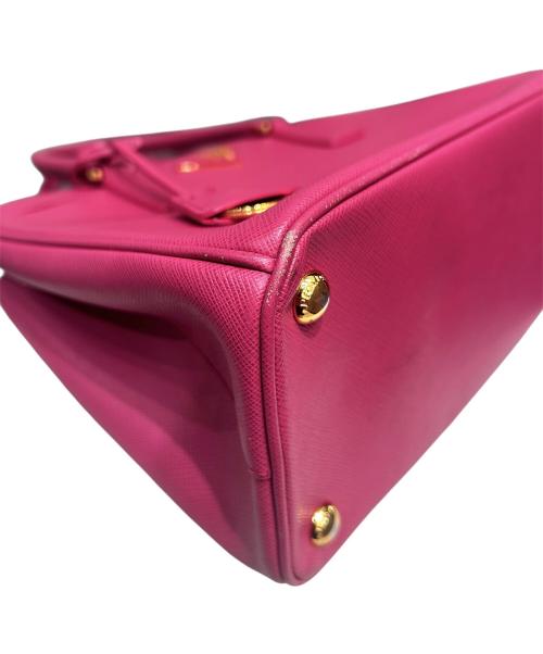 PRADA（プラダ）PRADA (プラダ) ガレリアサフィアーノ ミディアム ショッキングピンク サイズ:ミディアムの古着・服飾アイテム