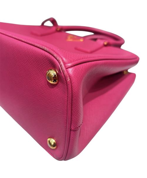 PRADA（プラダ）PRADA (プラダ) ガレリアサフィアーノ ミディアム ショッキングピンク サイズ:ミディアムの古着・服飾アイテム