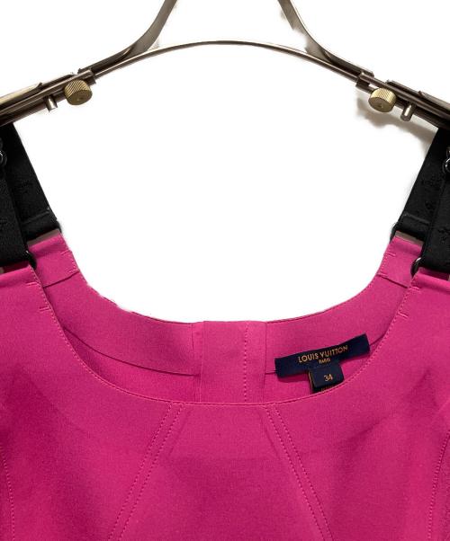 LOUIS VUITTON（ルイ ヴィトン）LOUIS VUITTON (ルイ ヴィトン) 22AW ナイロンノースリーブワンピース ショッキングピンク サイズ:34の古着・服飾アイテム