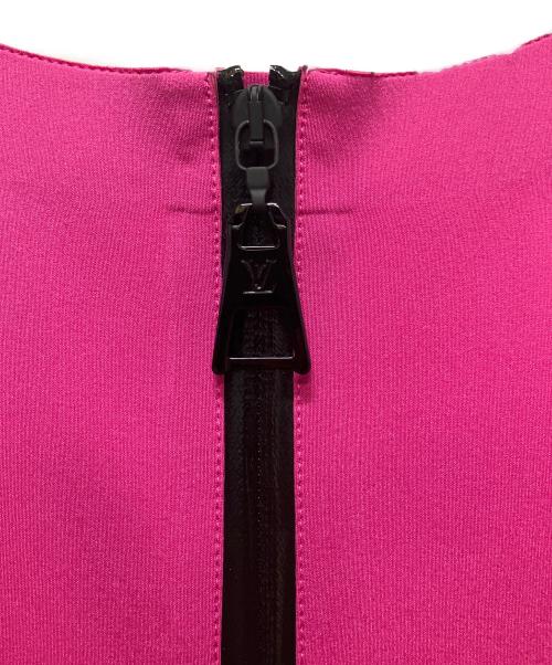 LOUIS VUITTON（ルイ ヴィトン）LOUIS VUITTON (ルイ ヴィトン) 22AW ナイロンノースリーブワンピース ショッキングピンク サイズ:34の古着・服飾アイテム
