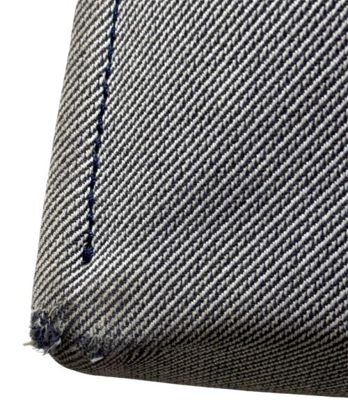 BURBERRY（バーバリー）BURBERRY (バーバリー) EKD XL SQUARE TOTE トートバッグ グレー サイズ:XLの古着・服飾アイテム