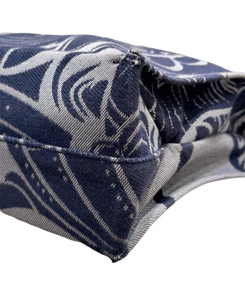 BURBERRY（バーバリー）BURBERRY (バーバリー) EKD XL SQUARE TOTE トートバッグ グレー サイズ:XLの古着・服飾アイテム