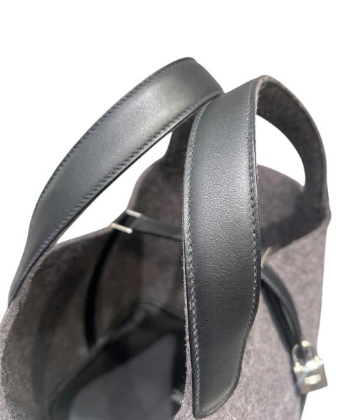 HERMES（エルメス）HERMES (エルメス) ピコタンロックMM/シルバー金具/フェルト×ヴォースイフト/グレー/ブラック/Y刻印 グレー×ブラック シルバー金具 サイズ:MMの古着・服飾アイテム