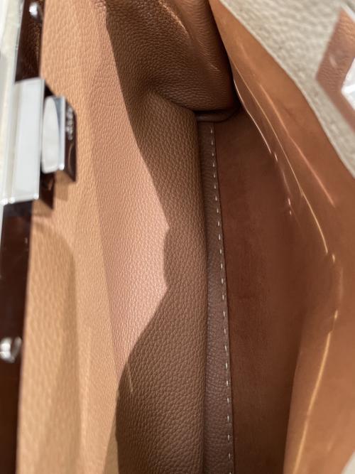 FENDI（フェンディ）FENDI (フェンディ) ピーカブ・ミディアム ベージュ×ブラック サイズ:ミディアムの古着・服飾アイテム