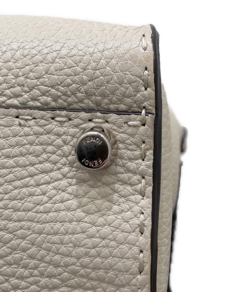 FENDI（フェンディ）FENDI (フェンディ) ピーカブ・ミディアム ベージュ×ブラック サイズ:ミディアムの古着・服飾アイテム